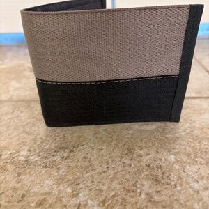Harvey’s bifold wallet new without tags